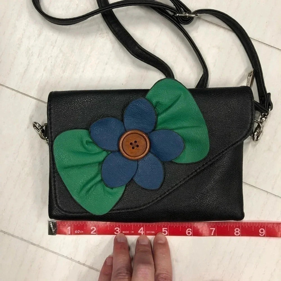 SAX Crossbody Purse with Adorable Flower attached NWOT Black - Picture 10 of 11